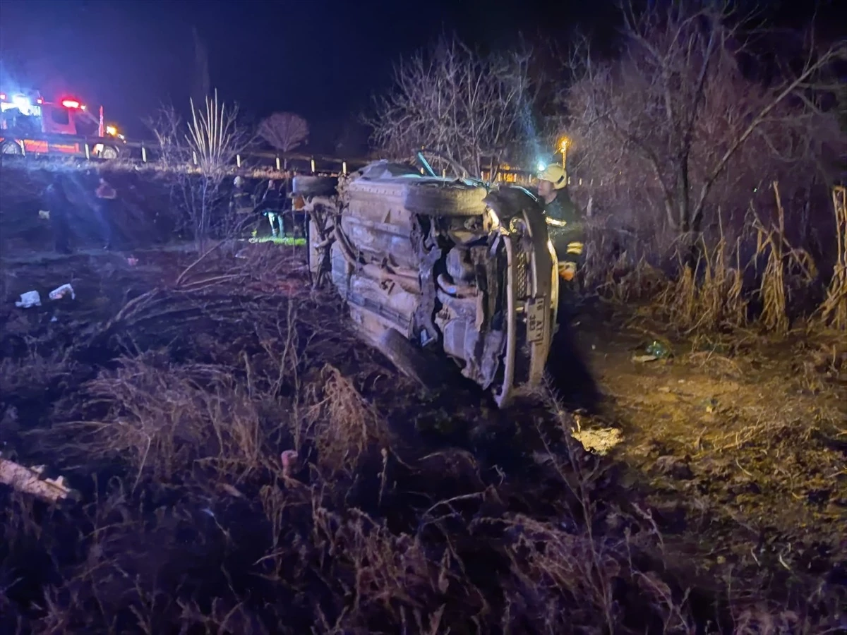 Konya\'nın Akşehir ilçesinde otomobil kazası: 3 ölü, 3 yaralı