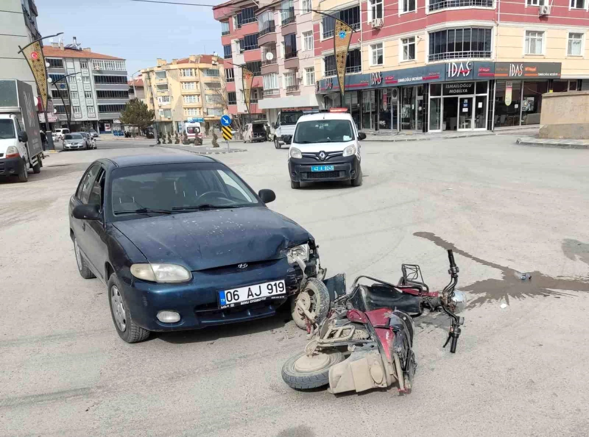 Konya\'da otomobil ile elektrikli bisiklet çarpışması: 1 yaralı
