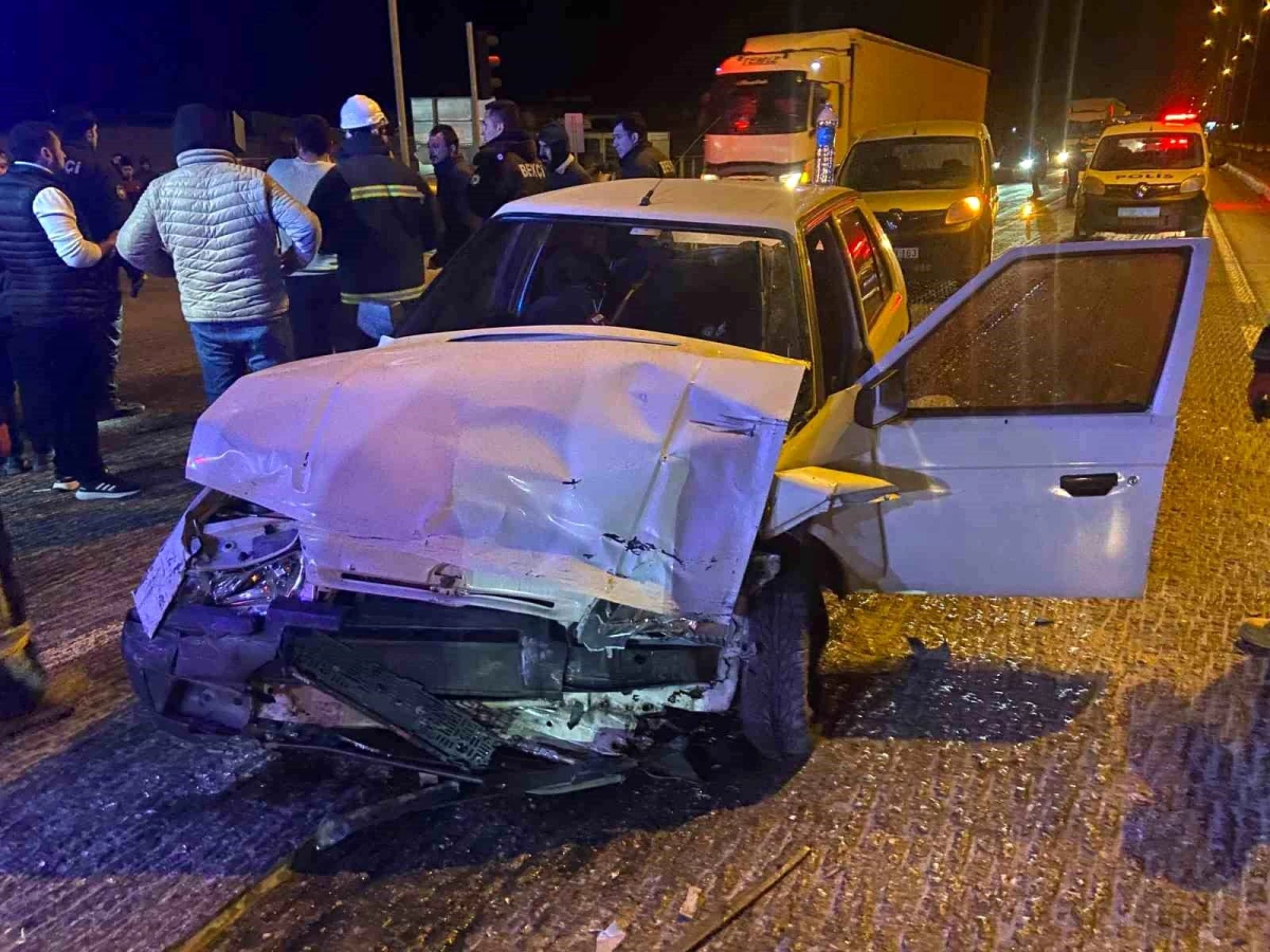 Konya\'da trafik kazası: 5 kişi yaralandı