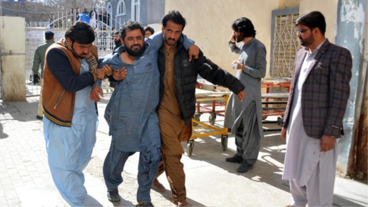 Pakistan\'da seçim günü 51 terör saldırısı: 12 ölü, 39 yaralı