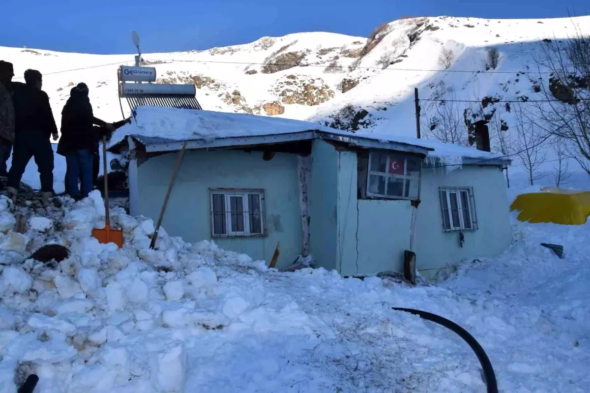 Ardahan\'ın Posof ilçesinde çığ felaketi