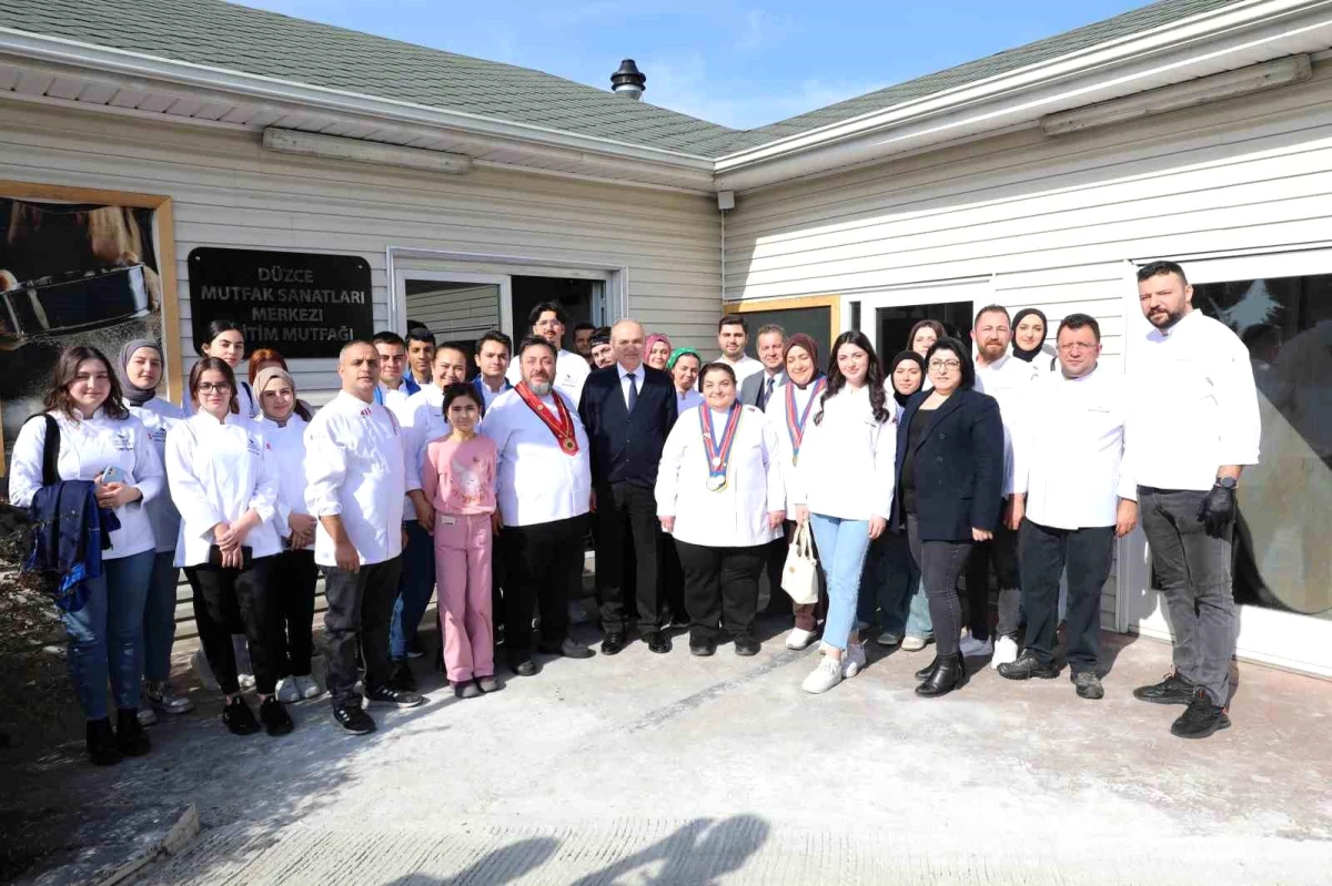 Düzce Belediyesi Mutfak Sanatları Merkezi Ünlü Şefleri Ağırladı