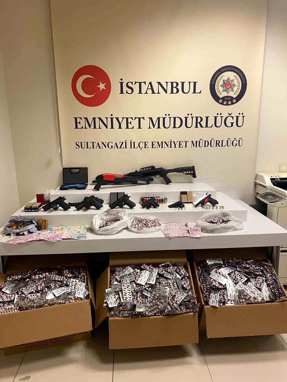 Sultangazi\'de Silahlı Saldırı: Yaralı Var, Uyuşturucu Operasyonu Yapıldı