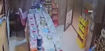 Tanımadığı şahıs tarafından bıçaklanan genç hastaneye kaldırıldı