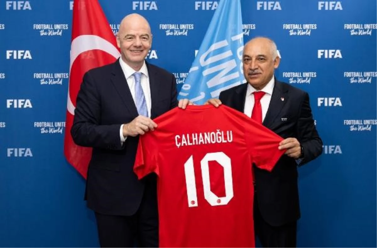 TFF Başkanı Mehmet Büyükekşi, FIFA Başkanı Infantino\'yu ziyaret etti