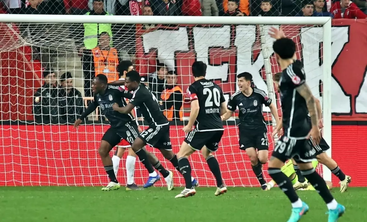 Beşiktaş, Antalyaspor\'u mağlup ederek çeyrek finale yükseldi