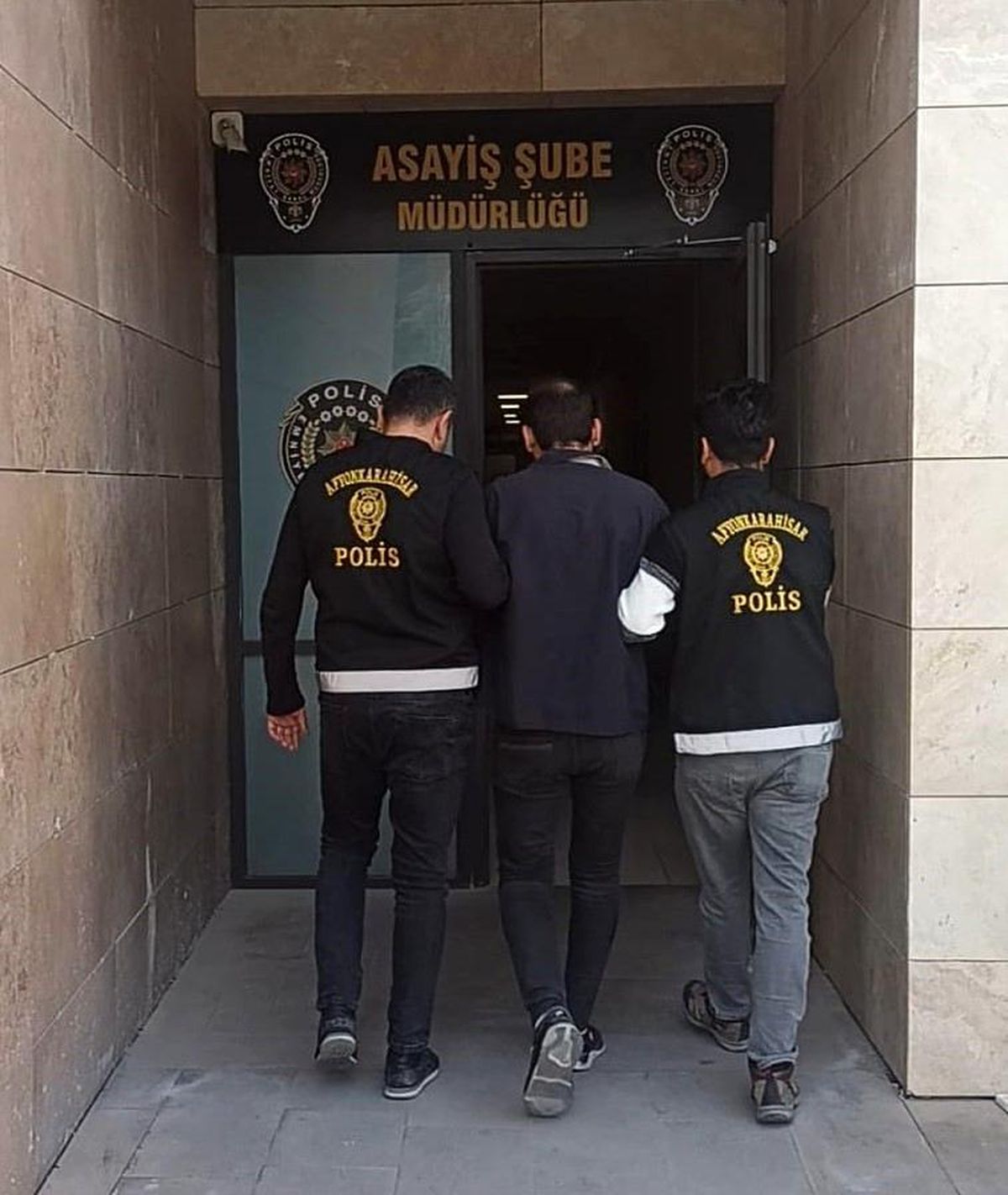 Afyonkarahisar\'da Modem Hırsızı Yakalandı