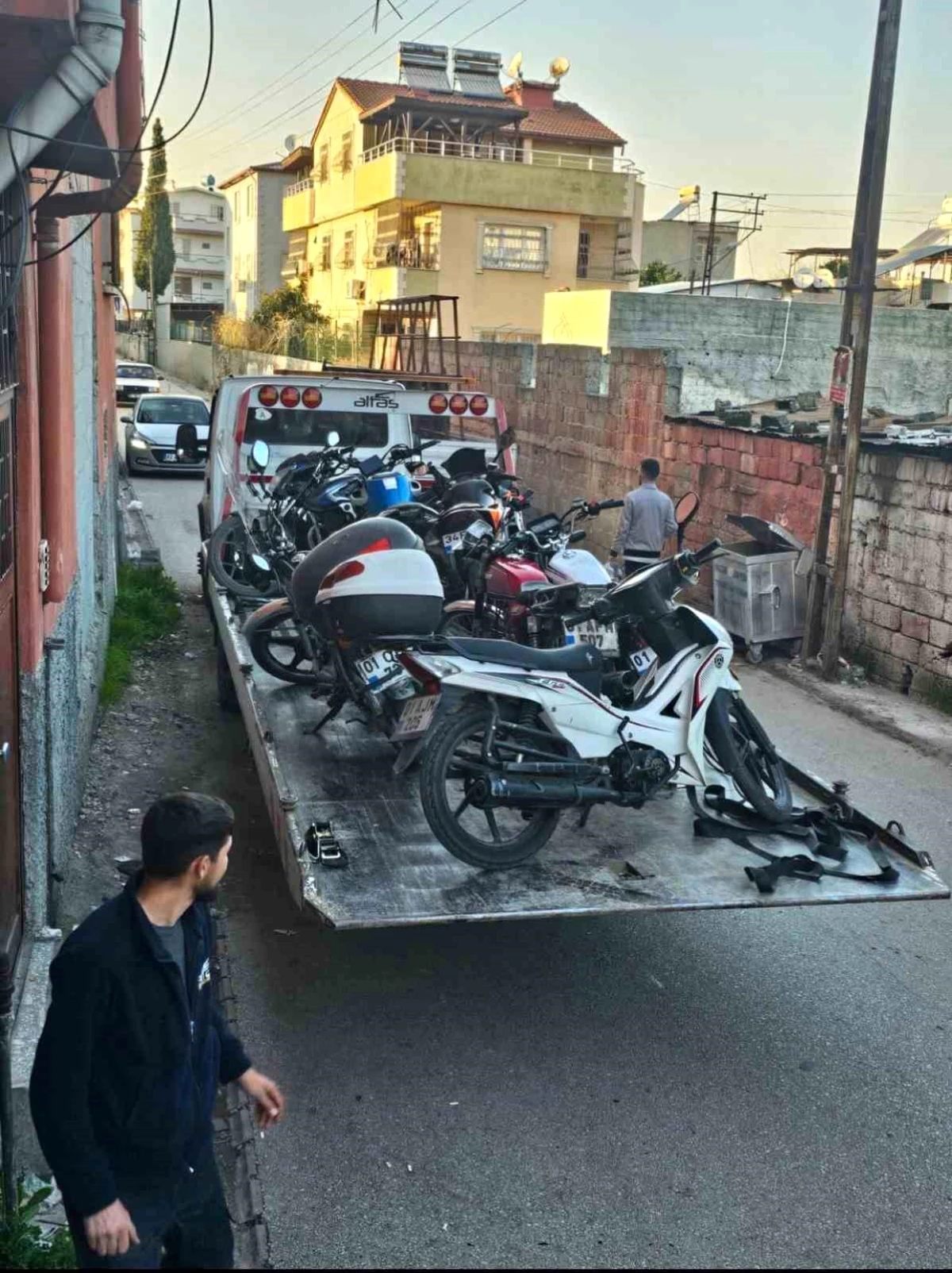 Adana\'da Trafik Birimleri Motosiklet Sürücülerine Denetim Yaptı
