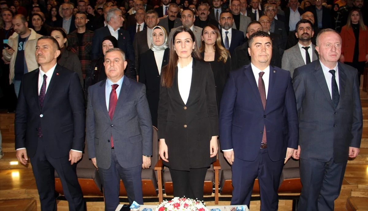 AK Parti, Sinop\'ta belediye başkan adaylarını tanıttı