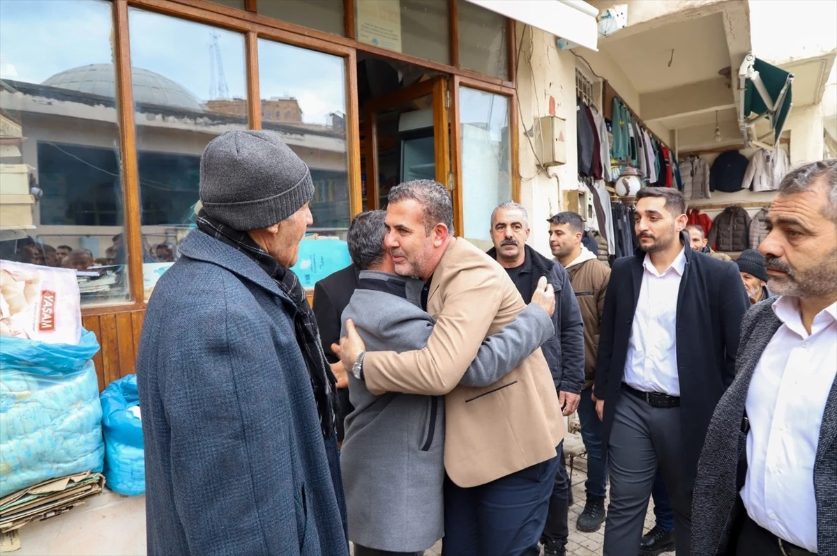 Savur\'da AK Parti Belediye Başkan Adayı Engin Uğur Hamidi Esnaf ve Vatandaşlarla Buluştu
