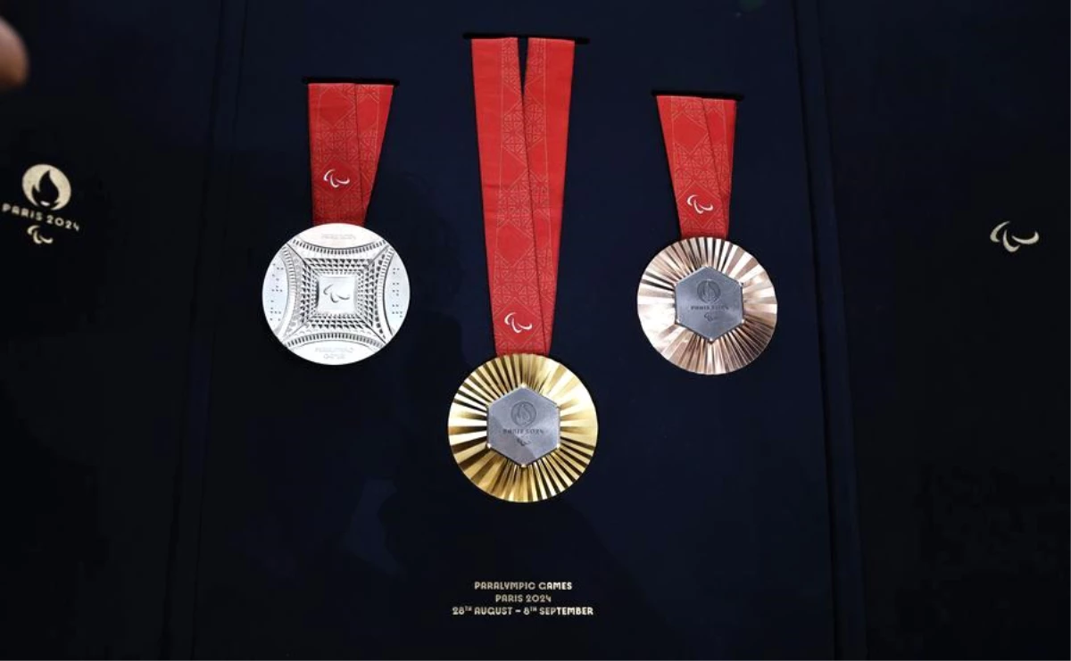 Paris 2024 Olimpiyatları\'nda Eyfel Kulesi\'nden alınan demir parçası madalyaların ortasında yer alacak