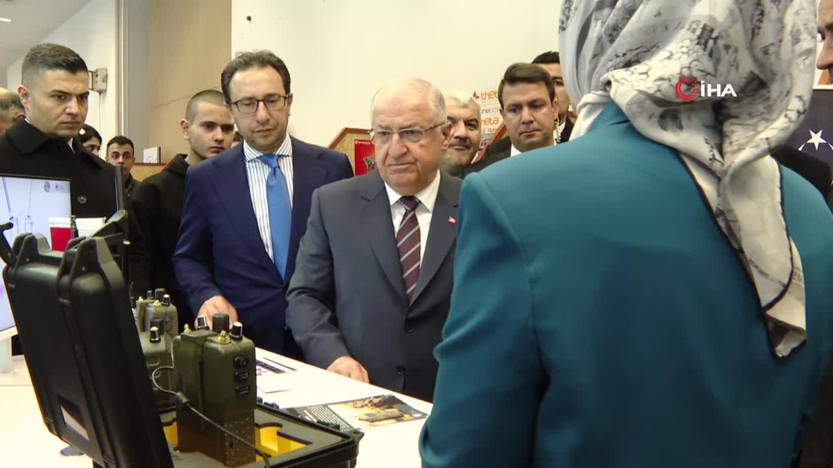 Bakan Güler \'Verimlilik ve Teknoloji Fuarı\'nı ziyaret etti
