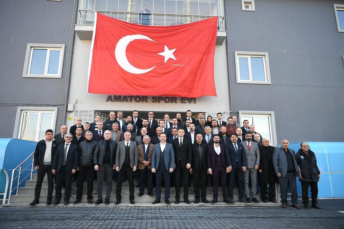 Kayseri Büyükşehir Belediye Başkanı Amatör Spor Kulüpleriyle Bir Araya Geldi