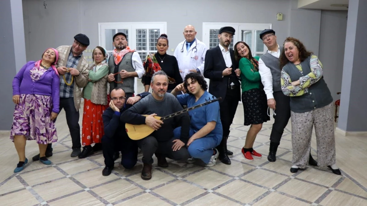 Nazilli Belediyesi Tiyatro Topluluğu\'ndan Kasabanın Alileri adlı oyun daveti