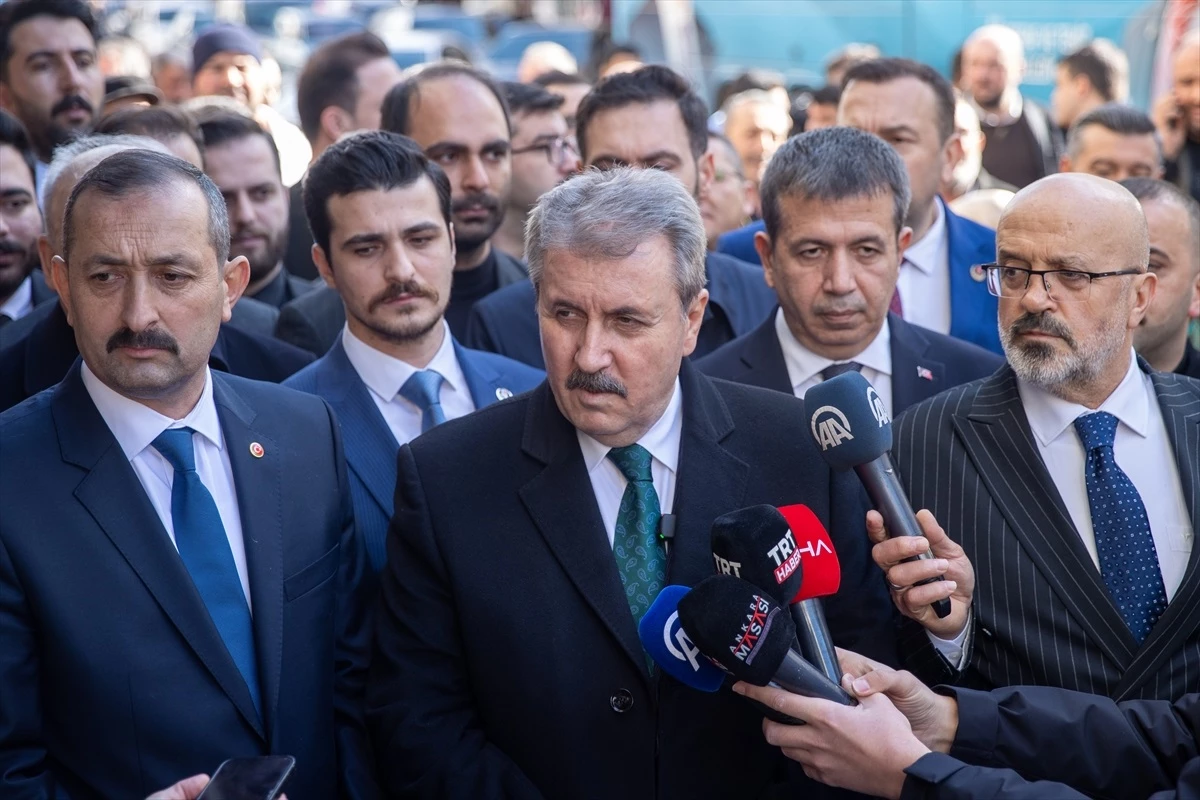 BBP Genel Başkanı Mustafa Destici, Gölbaşı\'nda Esnaf ve Vatandaşlarla Buluştu
