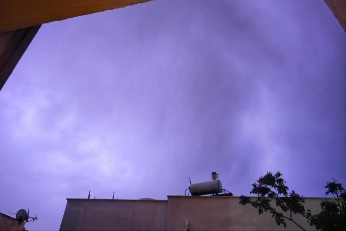 Bodrum'da Sağanak Yağış ve Dolu: Araçlar Yolda Mahsur Kaldı