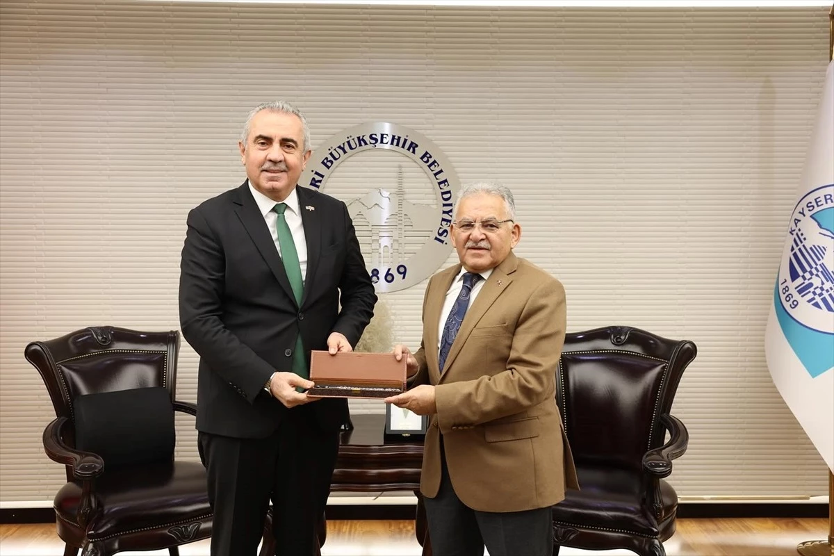 Kayseri Büyükşehir Belediye Başkanı, STK Temsilcilerini Kabul Etti