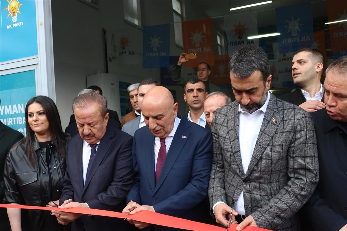 Cumhur İttifakı\'nın Ankara Büyükşehir Belediye Başkan adayı Turgut Altınok, Haymana\'da Seçim Koordinasyon Merkezi\'nin açılışına katıldı