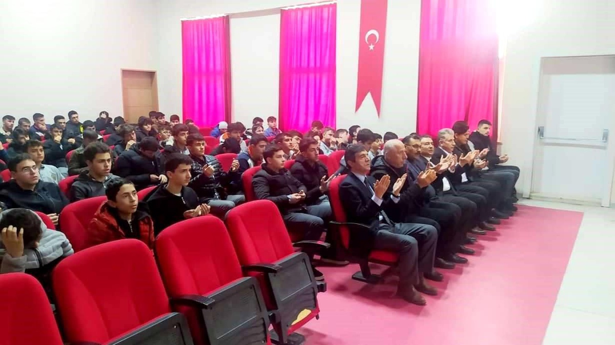 Bayburt\'ta Deprem Şehitleri İçin Hatim Programı Düzenlendi