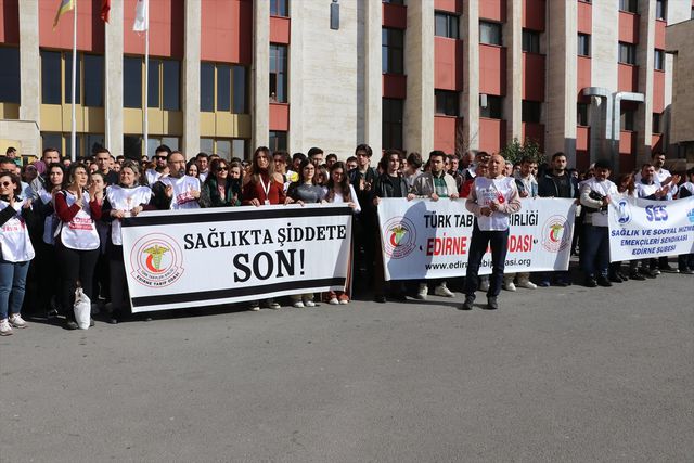 Kadın doktoru darbeden saldırganın ev hapsi cezası hapse çevrildi Kadın doktoru darbeden saldırganın ev hapsi cezası hapse çevrildi
