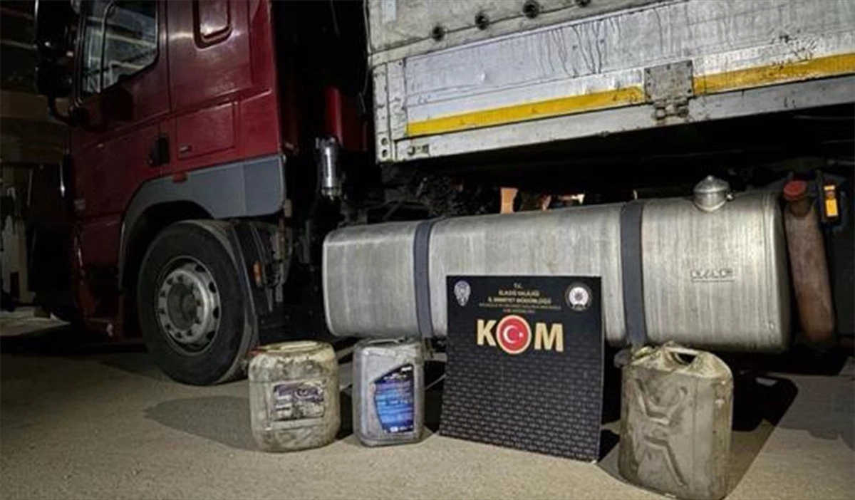 Elazığ\'da bir tırda 750 litre kaçak akaryakıt ele geçirildi, sürücü gözaltına alındı