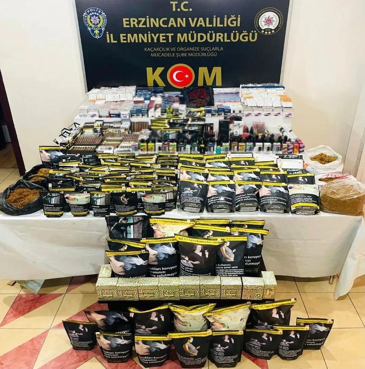 Erzincan\'da Kaçak Sigara ve Tütün Operasyonu: 5 Gözaltı