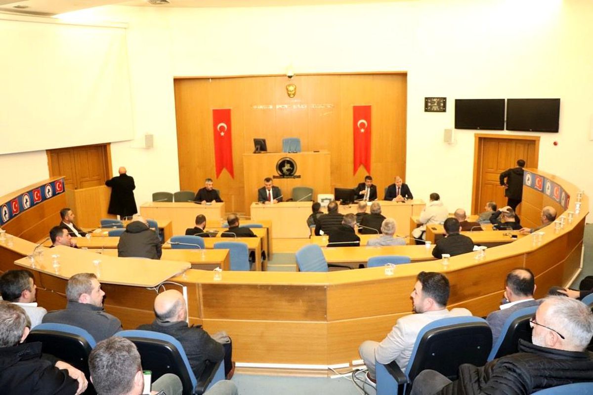 Düzce Belediye Başkan Yardımcısı Esnaflarla İstişare Toplantısı Yaptı