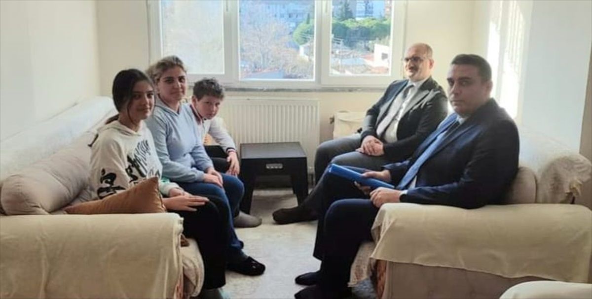Gelibolu Kaymakamı Şehit Ailelerini ve Gazileri Ziyaret Etti