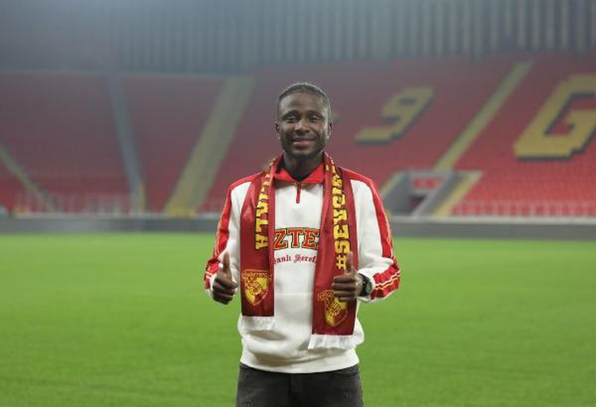 Göztepe, Michee Ngalina\'yı Hartford Athletic\'e sattı