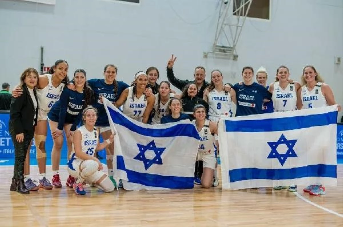 İrlanda Milli Kadın Basketbol Takımı İsrail\'i el sıkışma seremonisinde reddetti