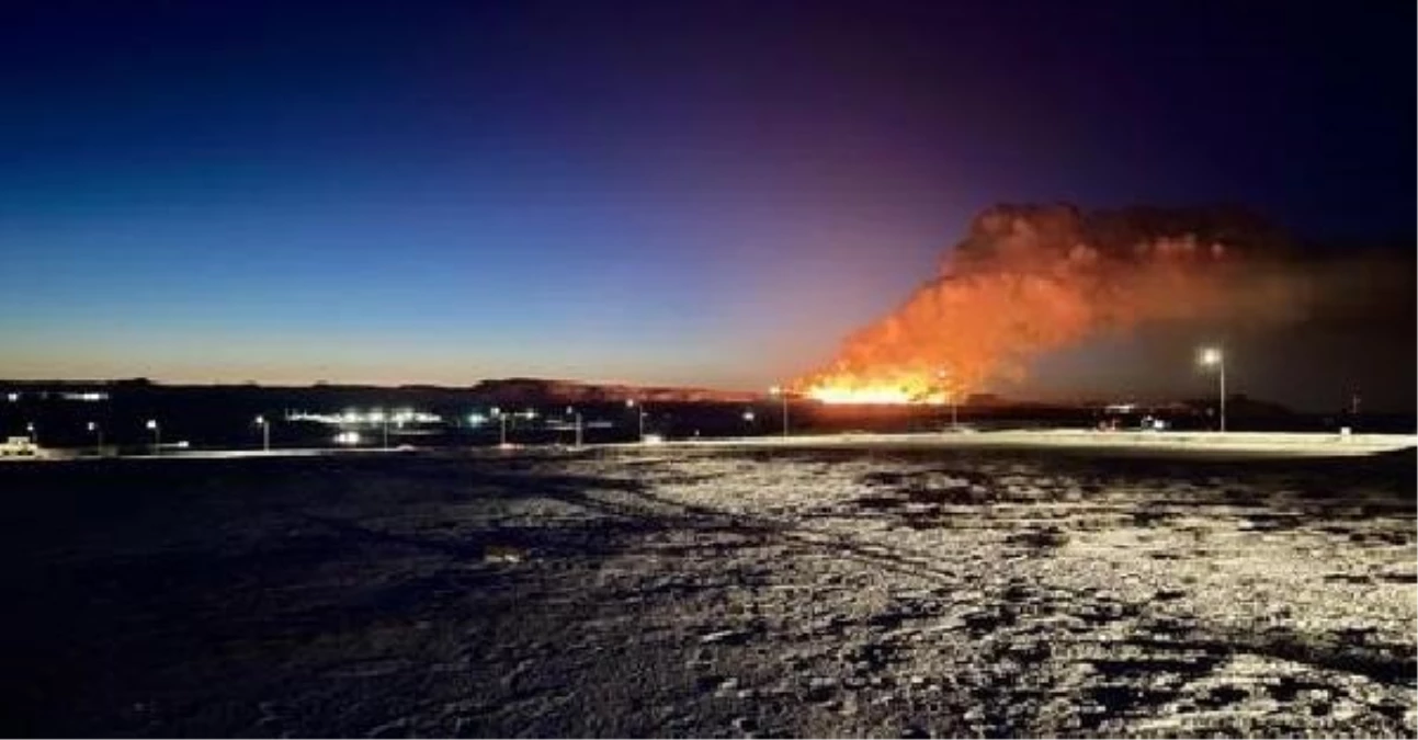 İzlanda\'da Yanardağ Patlaması: Sıcak Su Boruları Tahrip Oldu, Acil Durum İlan Edildi