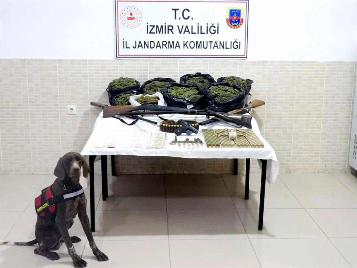 İzmir\'in Kiraz ilçesinde 10 kilo 500 gram esrar ele geçirildi, 2 şüpheli gözaltına alındı