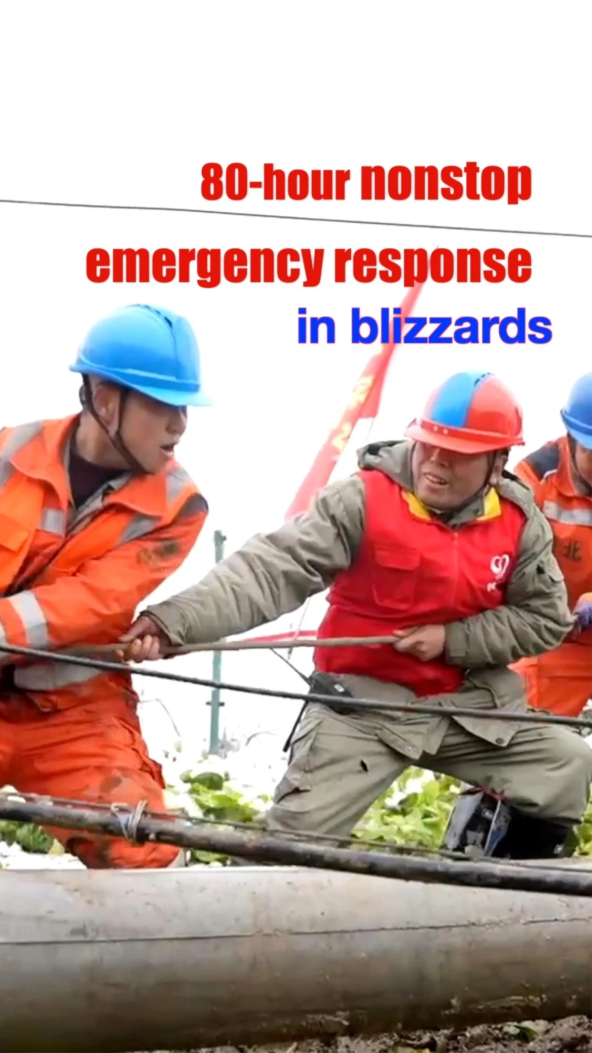 Wuhan\'da elektrik işçileri dondurucu hava koşullarında hasar gören hatları onarıyor