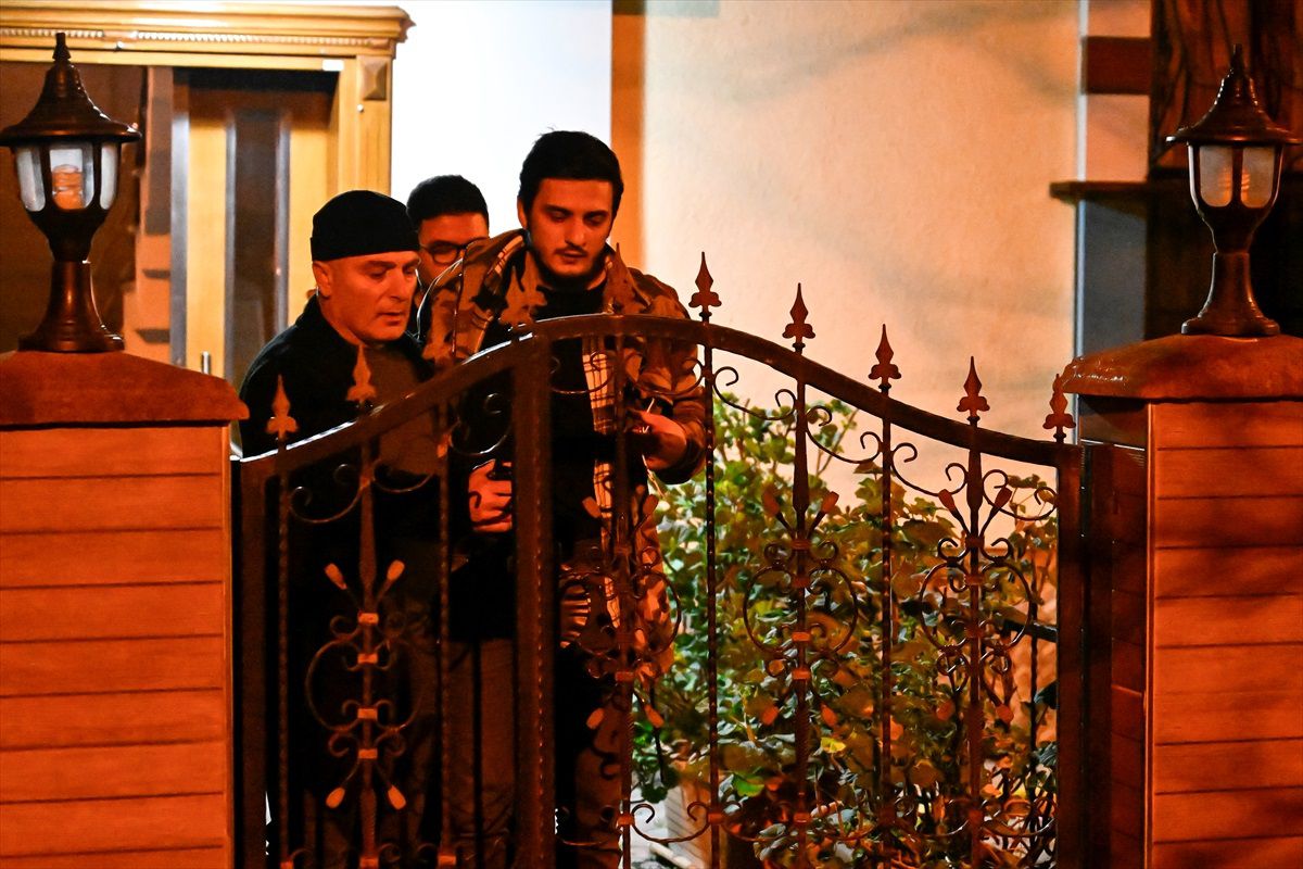 Kartal\'da annesini ve kardeşini rehin alan kişi gözaltına alındı