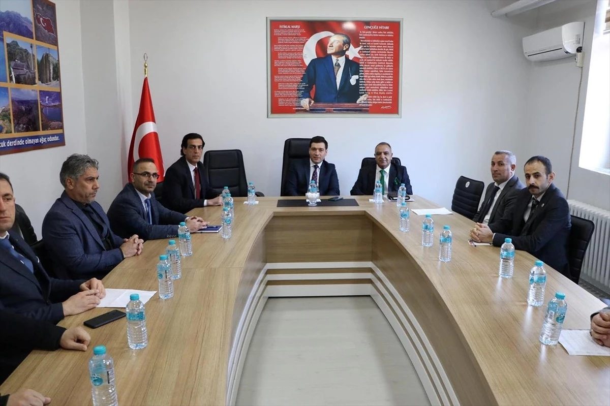 Keban Kaymakamı Furkan Atalık başkanlığında Okul Müdürleri Toplantısı gerçekleştirildi