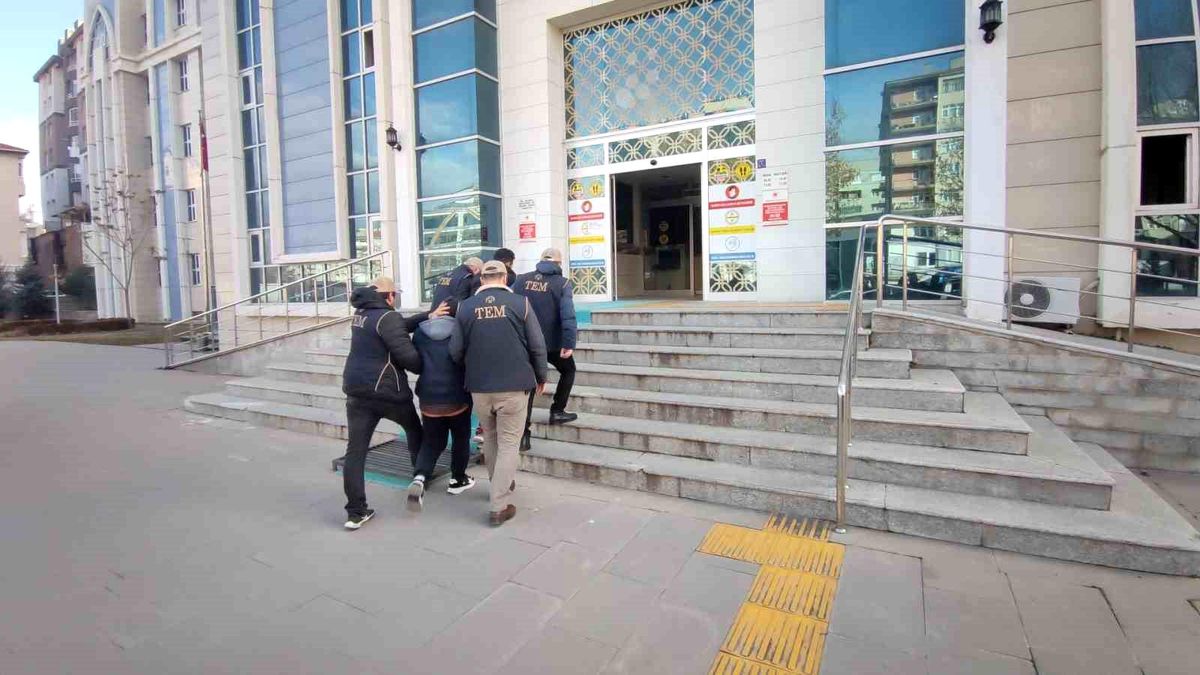 Kırşehir\'de DEAŞ Terör Örgütü\'ne operasyon: 6 şüpheli gözaltına alındı