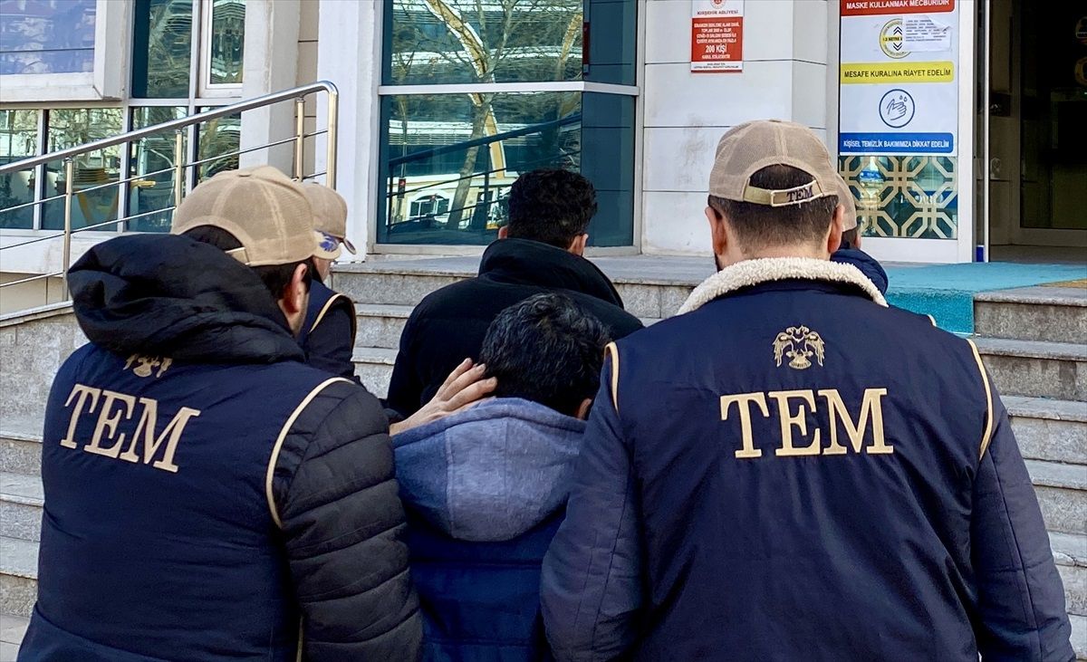 Kırşehir\'de DEAŞ Operasyonu: 6 Zanlıdan 2\'si Adliyeye Sevk Edildi