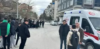 Kütahya'da 3 kişi sokak ortasında 2 kişiyi yaraladı