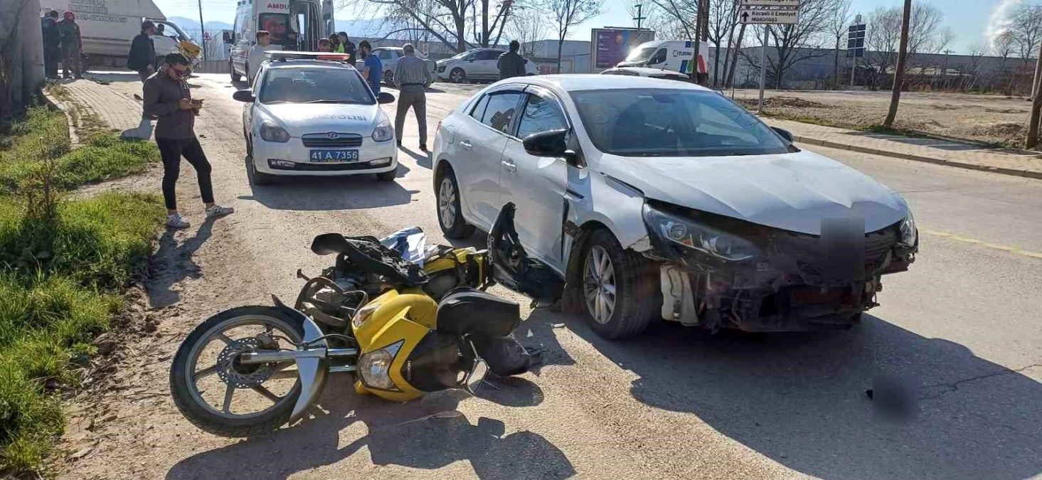 Kocaeli Başiskele\'de Otomobil ile Motosiklet Çarpıştı: 1 Yaralı