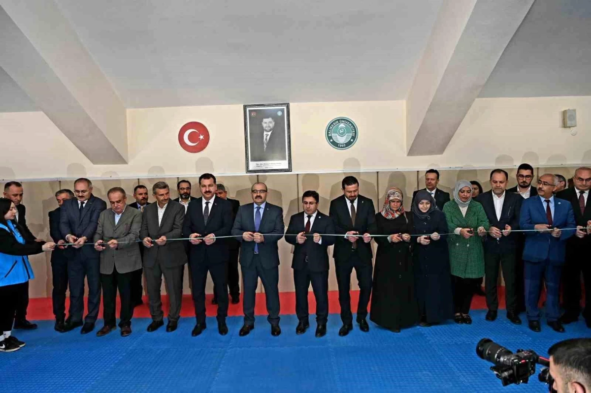 Balıkesir Üniversitesi Spor Salonuna Hüseyin Murat Uysal\'ın Adı Verildi