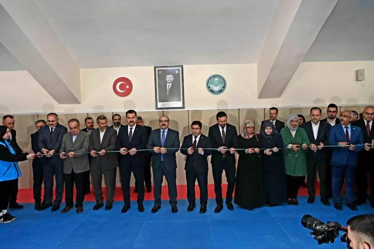 Balıkesir Üniversitesi Spor Salonuna Hüseyin Murat Uysal'ın Adı Verildi
