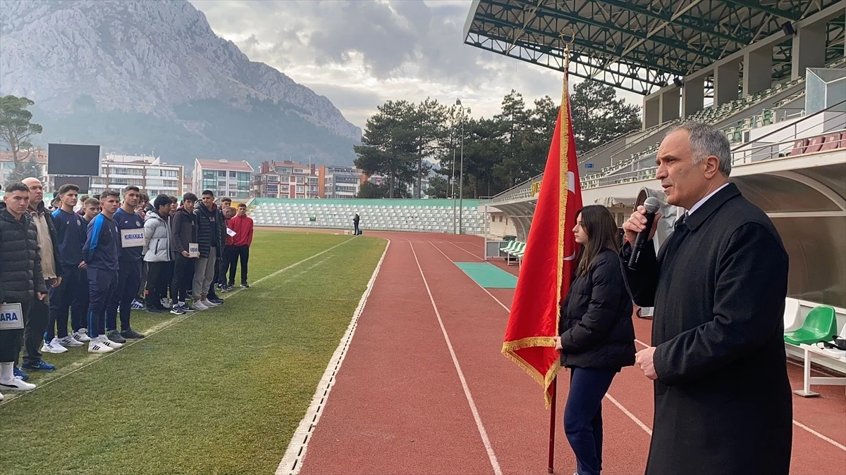 2023-2024 Okul Sporları Futbol Genç Kızlar ve Erkekler Grup Müsabakaları Amasya\'da Başladı