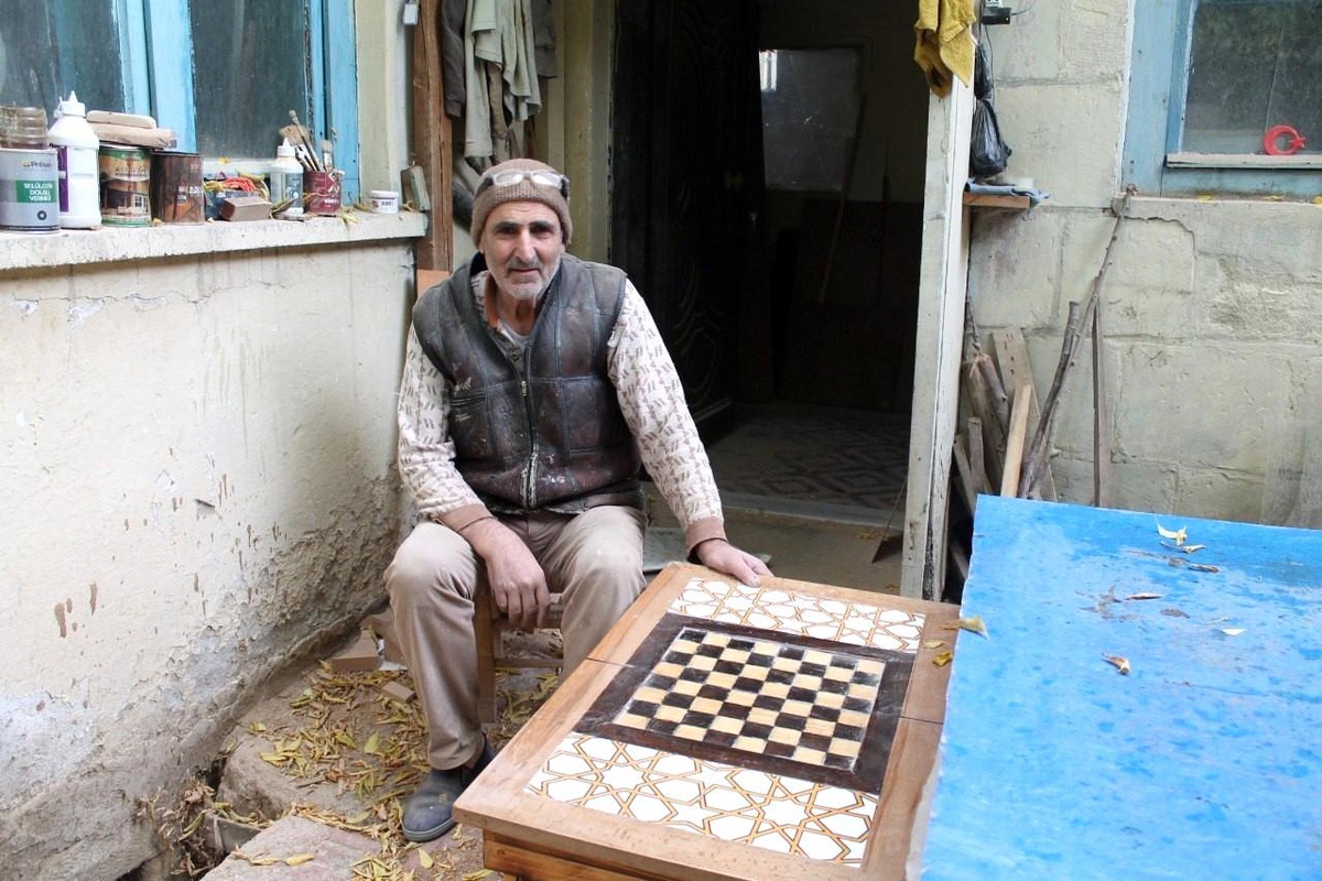 Emekli Öğretmen Bayburt\'ta Marangozluk Atölyesi Kurdu