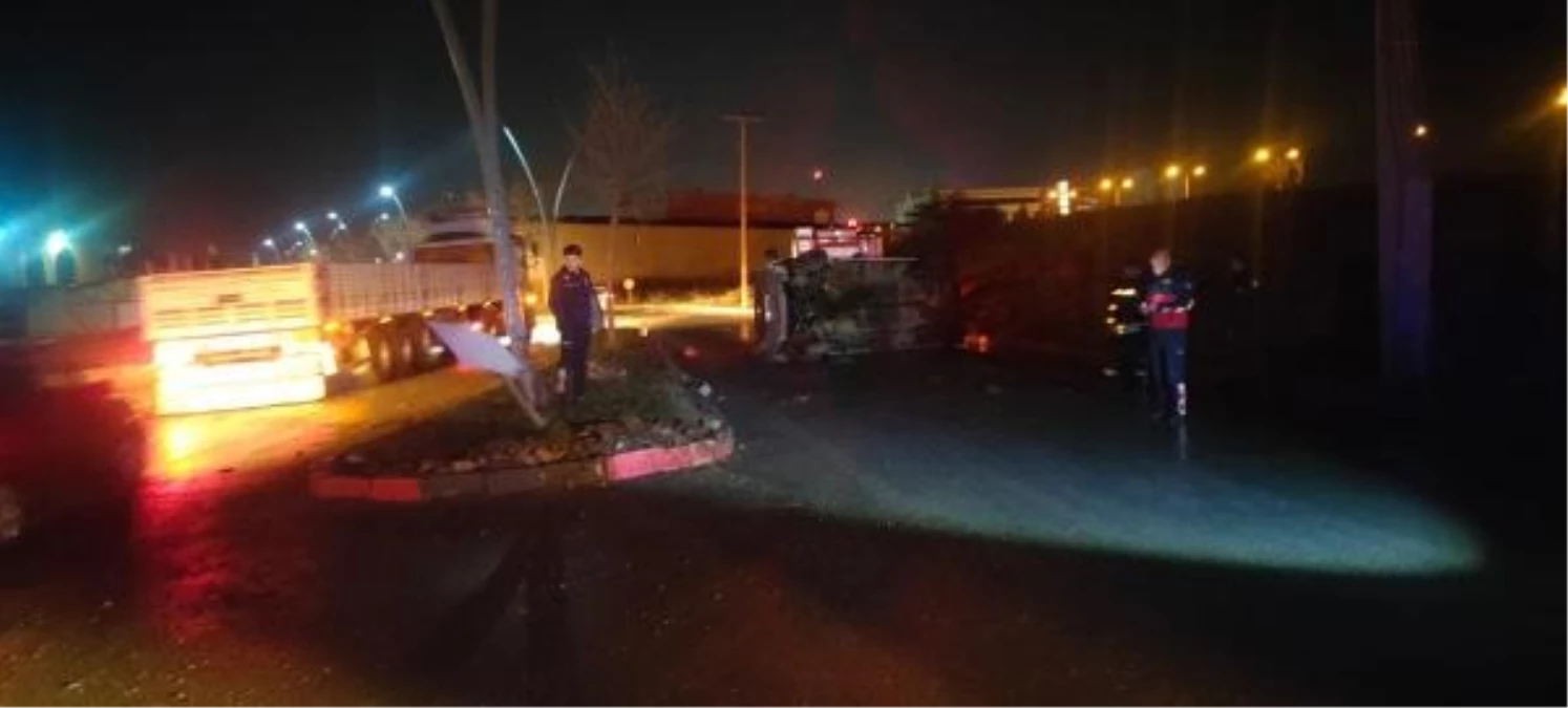 Turgutlu\'da servis minibüsü devrildi: 9 yaralı