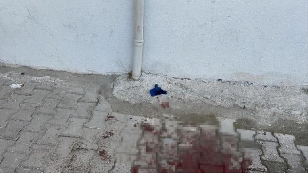 Diyarbakır\'da İşitme Engelli Genç Bıçaklandı