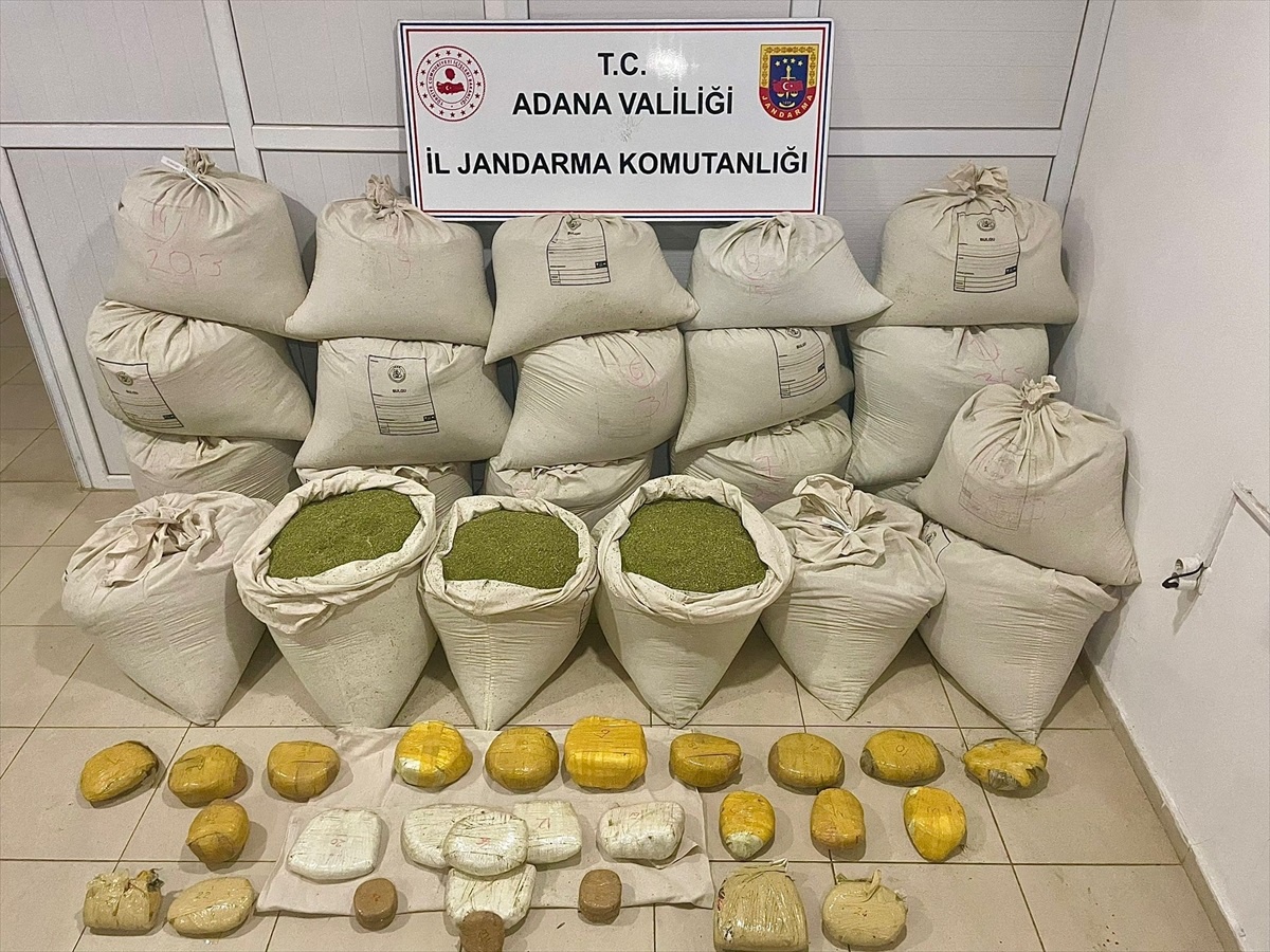 Adana\'da kamyonun dorsesinde 617,5 kilogram esrar ele geçirildi