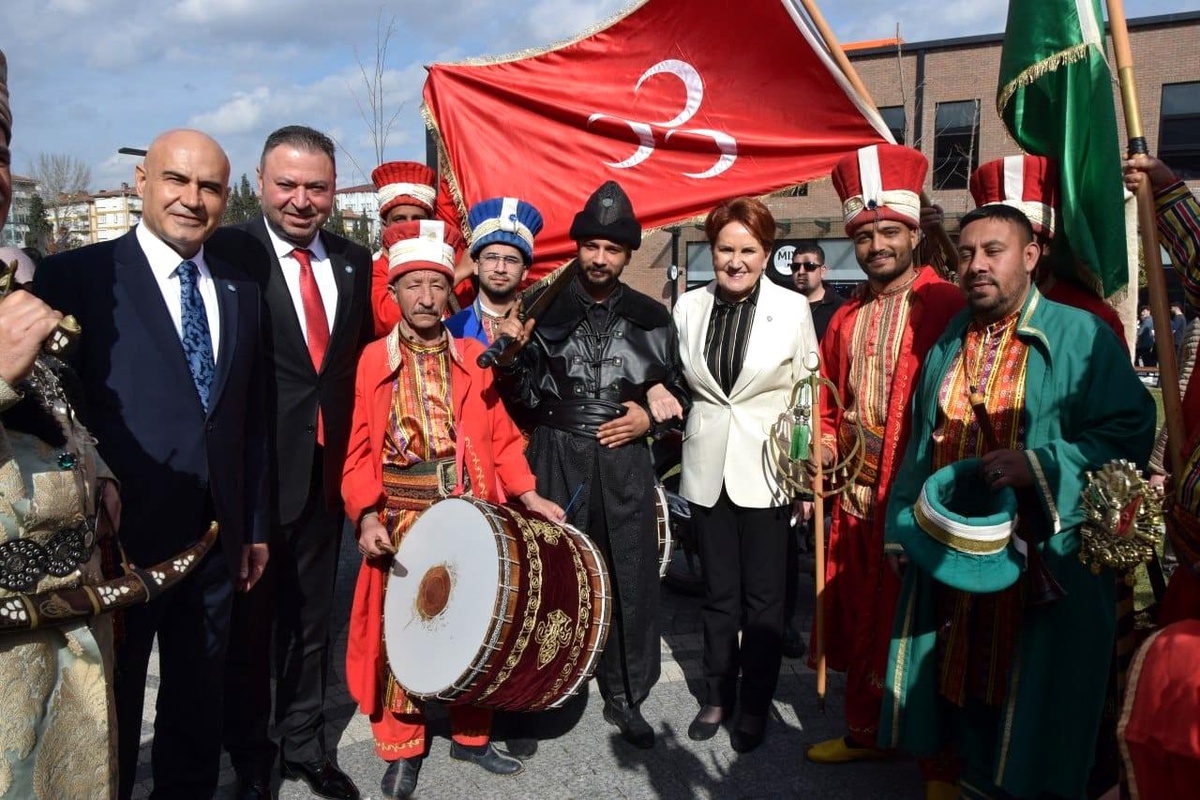 Meral Akşener, İYİ Parti belediyeciliğini hayata geçirdiklerinde 2028\'de herkesin eteklerinin tutuşacağını söyledi