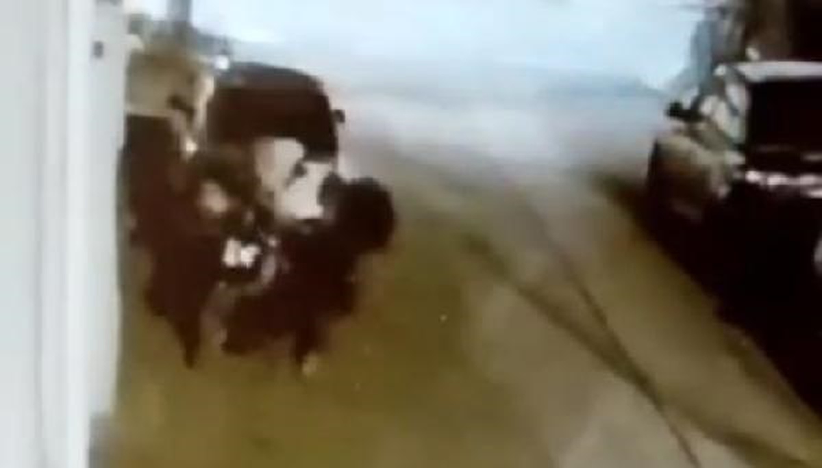 Motosikletli Hırsız, Balkondaki Halıları Çaldı