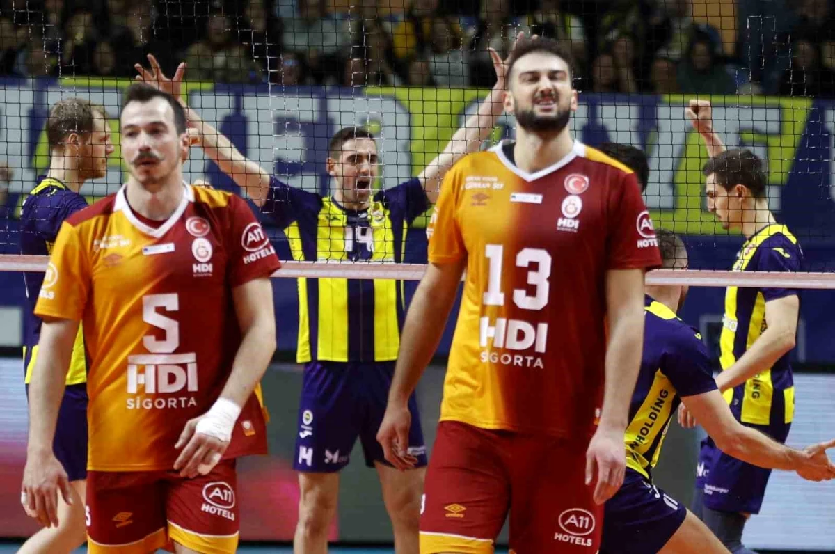 Fenerbahçe Erkek Voleybol Takımı, Galatasaray HDI Sigorta\'yı 3-2 mağlup etti
