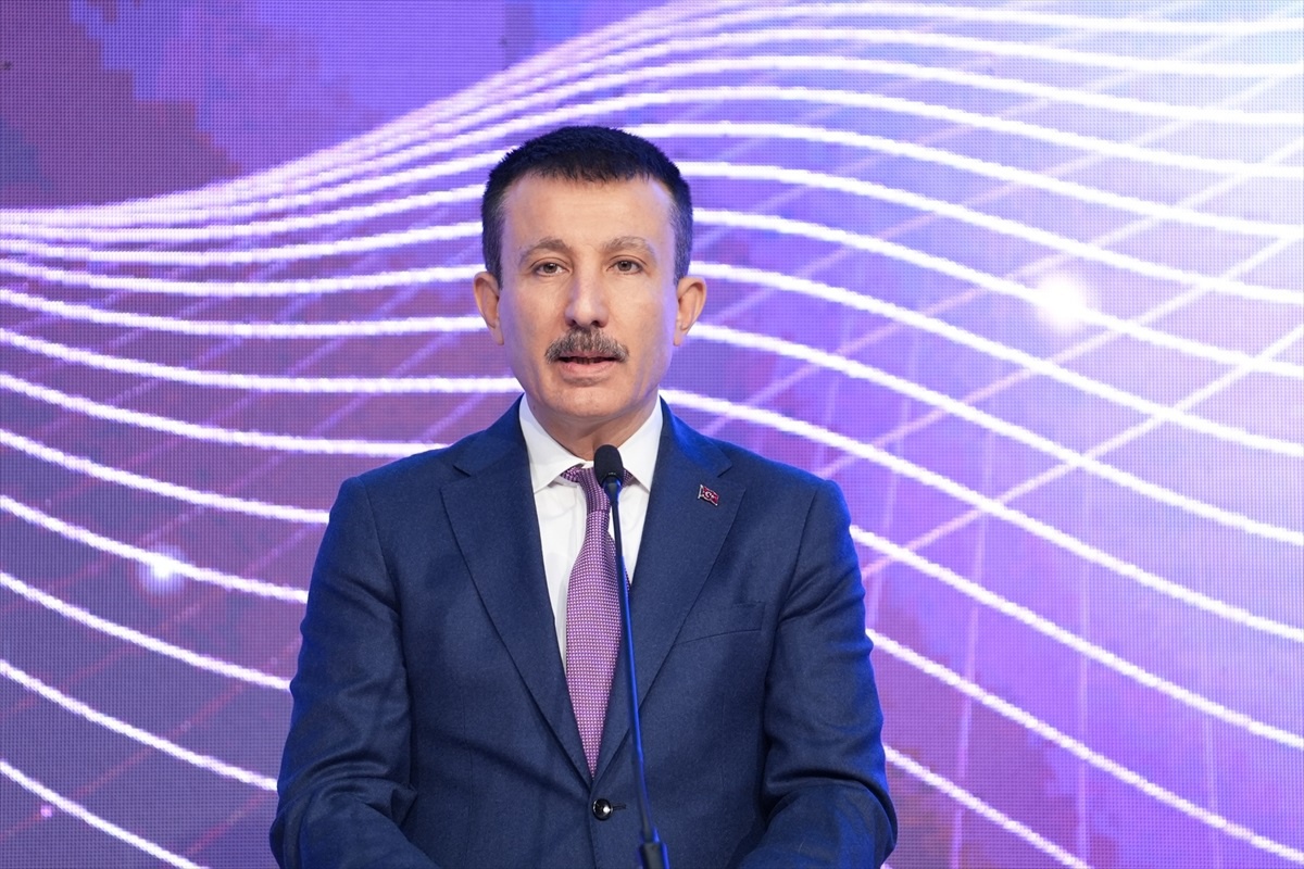 Sanayi ve Teknoloji Bakanı: Kadın bilim insanlarıyla yürüyoruz